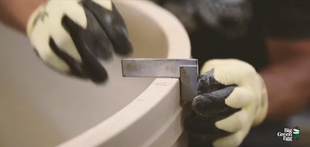 Hoe wordt een Big Green Egg gemaakt?